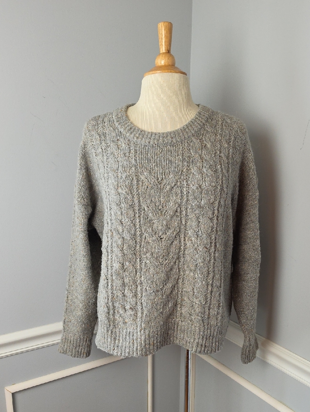 OLD NAVY Wool Blend Women's Gray Tan Fleck Cable Knit Preppy Crewneck Sweater M‎